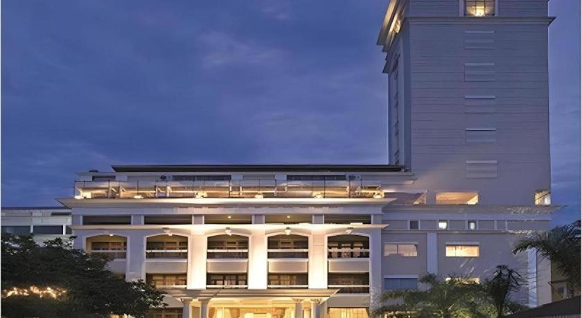 Le Beringin Salatiga Exterior foto