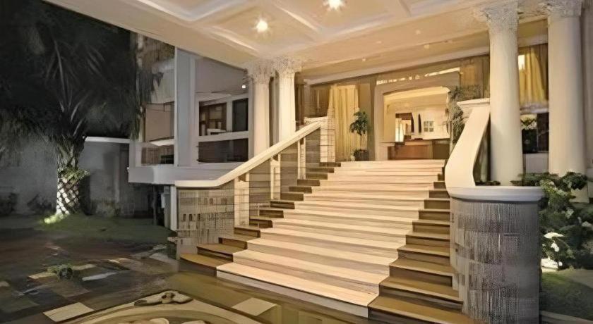 Le Beringin Salatiga Exterior foto